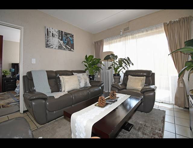 1 BEDROOM APARTMENT FOR SALE IN FERNDALE